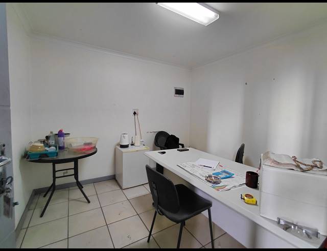 270M² WORKSHOP TO LET IN POMONA